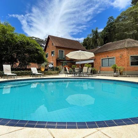 Villa Serena Bed & Breakfast Эмбу Экстерьер фото