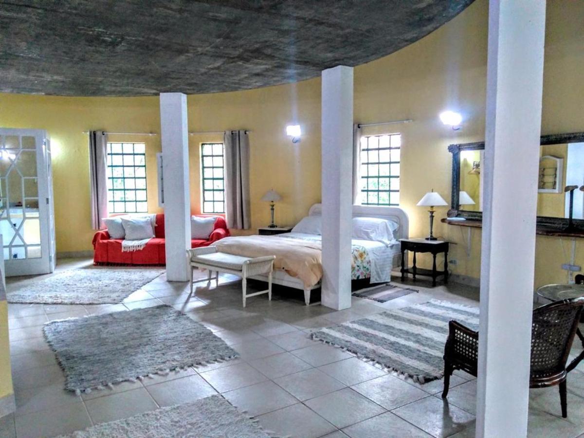 Villa Serena Bed & Breakfast Эмбу Экстерьер фото
