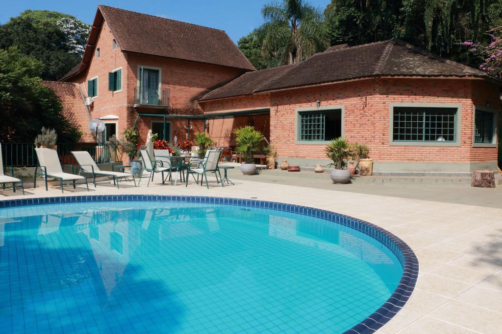 Villa Serena Bed & Breakfast Эмбу Экстерьер фото