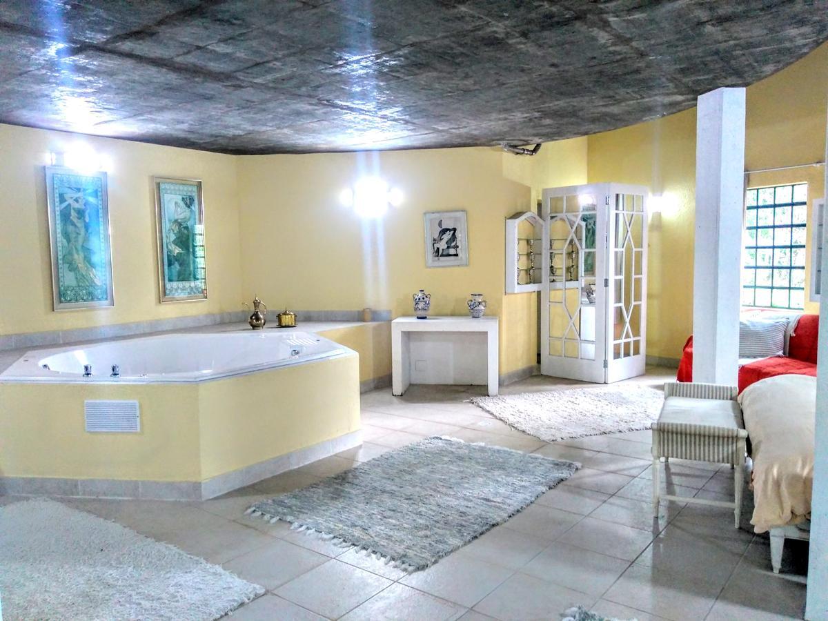 Villa Serena Bed & Breakfast Эмбу Экстерьер фото